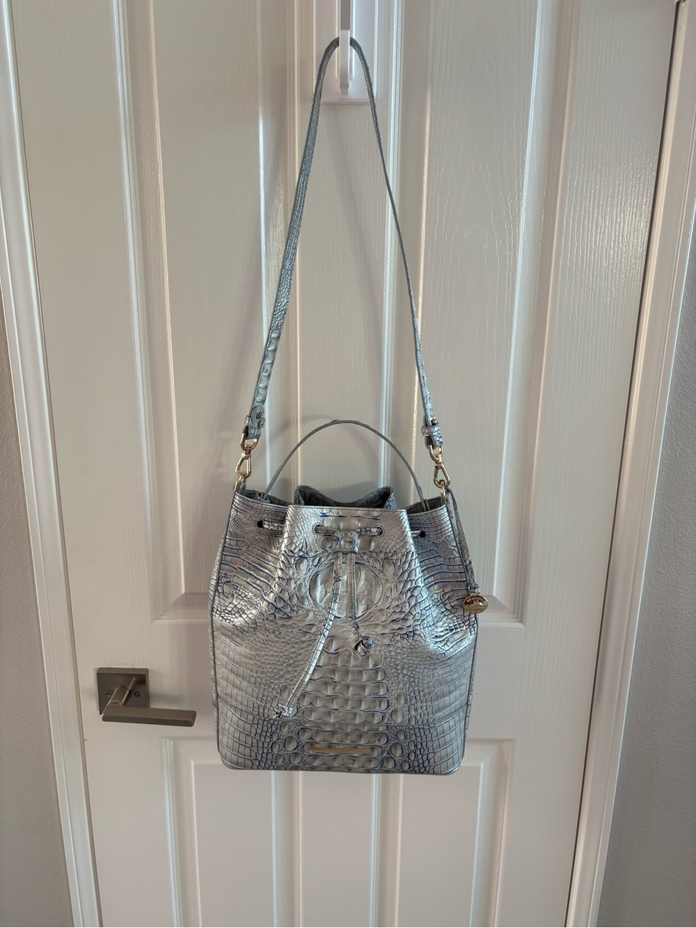 Brahmin | Marlowe Bucket Bag Eggshell Melbourne | Blue and Silver | Like New - Picture 3 of 8